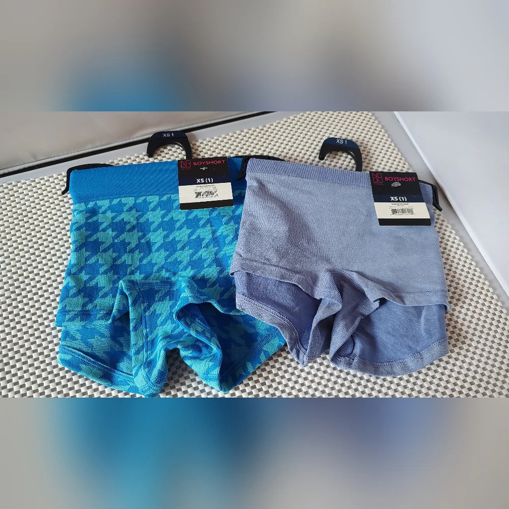 Women's Size XS (1) Boyshort 2 Pairs Seamless No Boundaries NWT